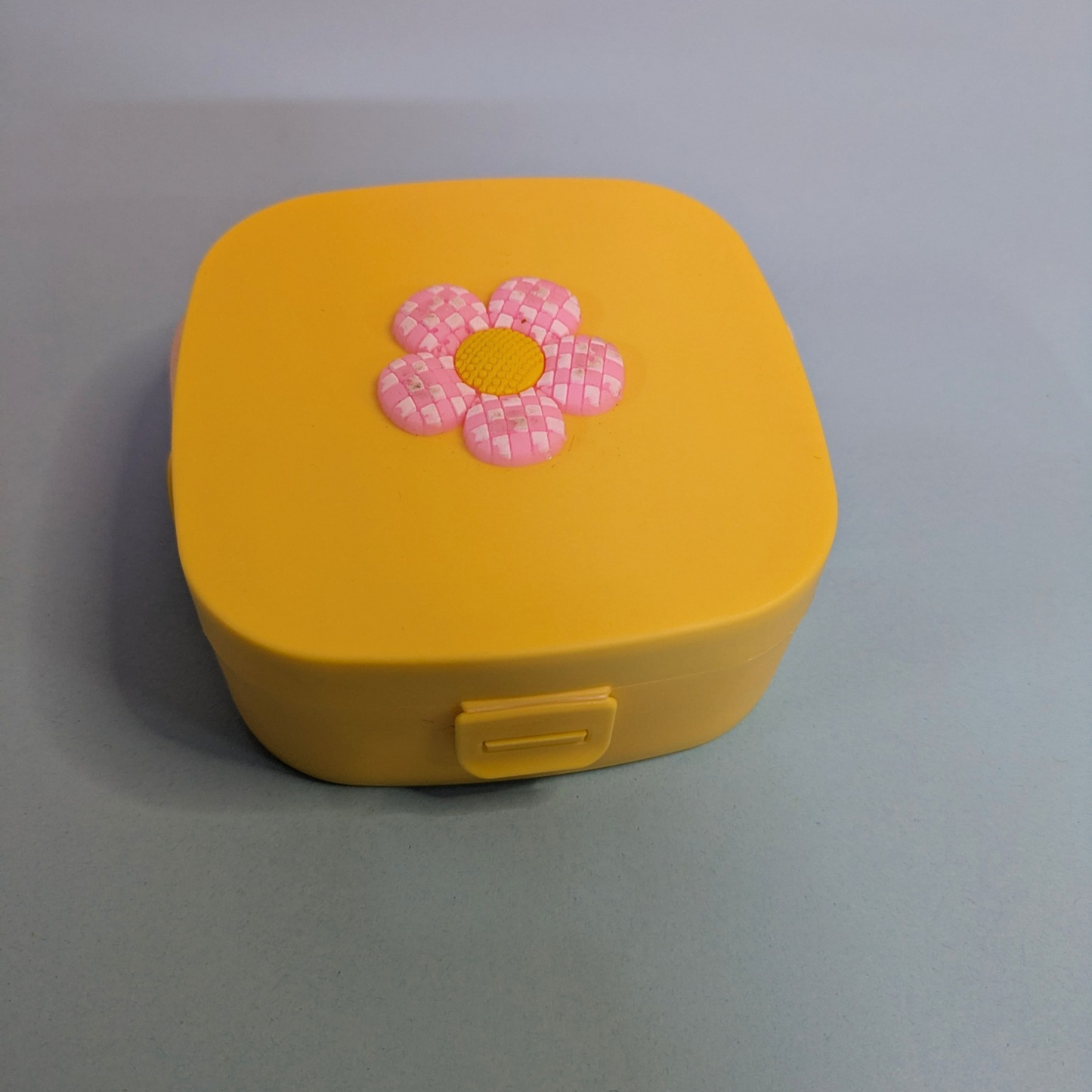 Mini portable flower jewellery organizer