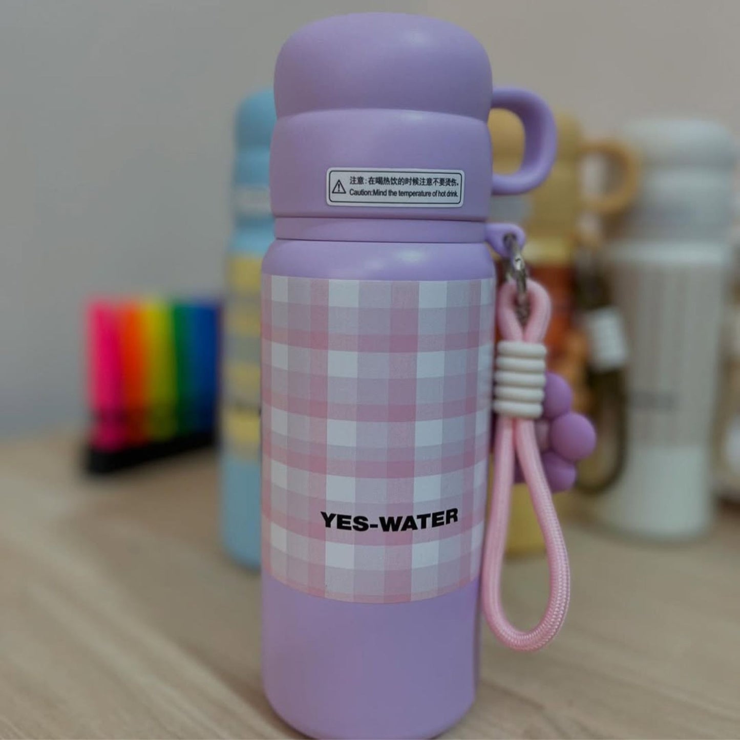 Pastel flower hanging insulated bottle