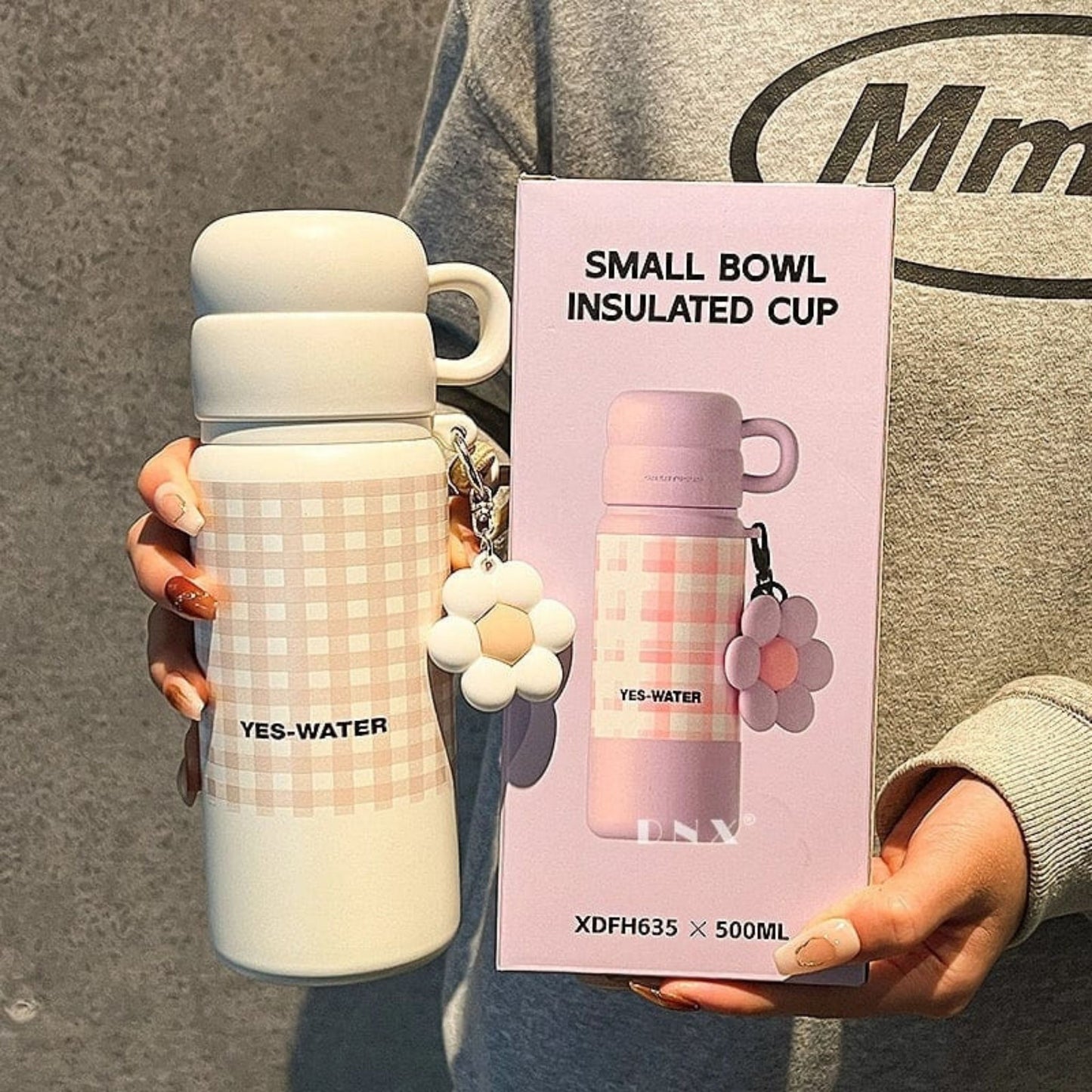 Pastel flower hanging insulated bottle