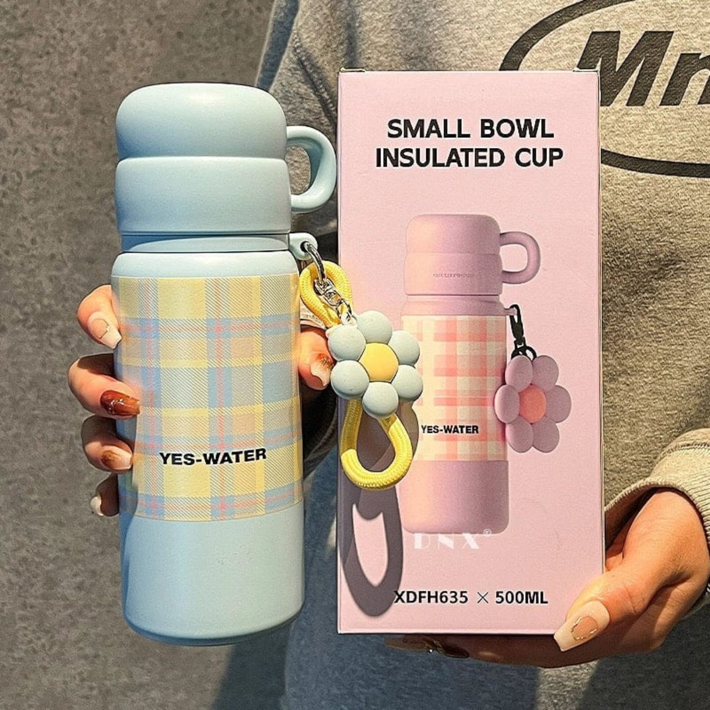 Pastel flower hanging insulated bottle