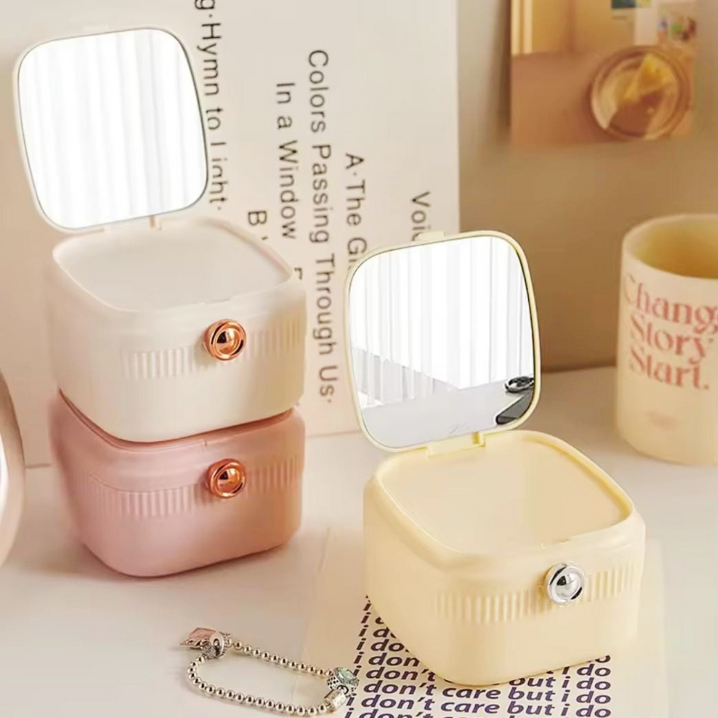 Portable jewellery organizer