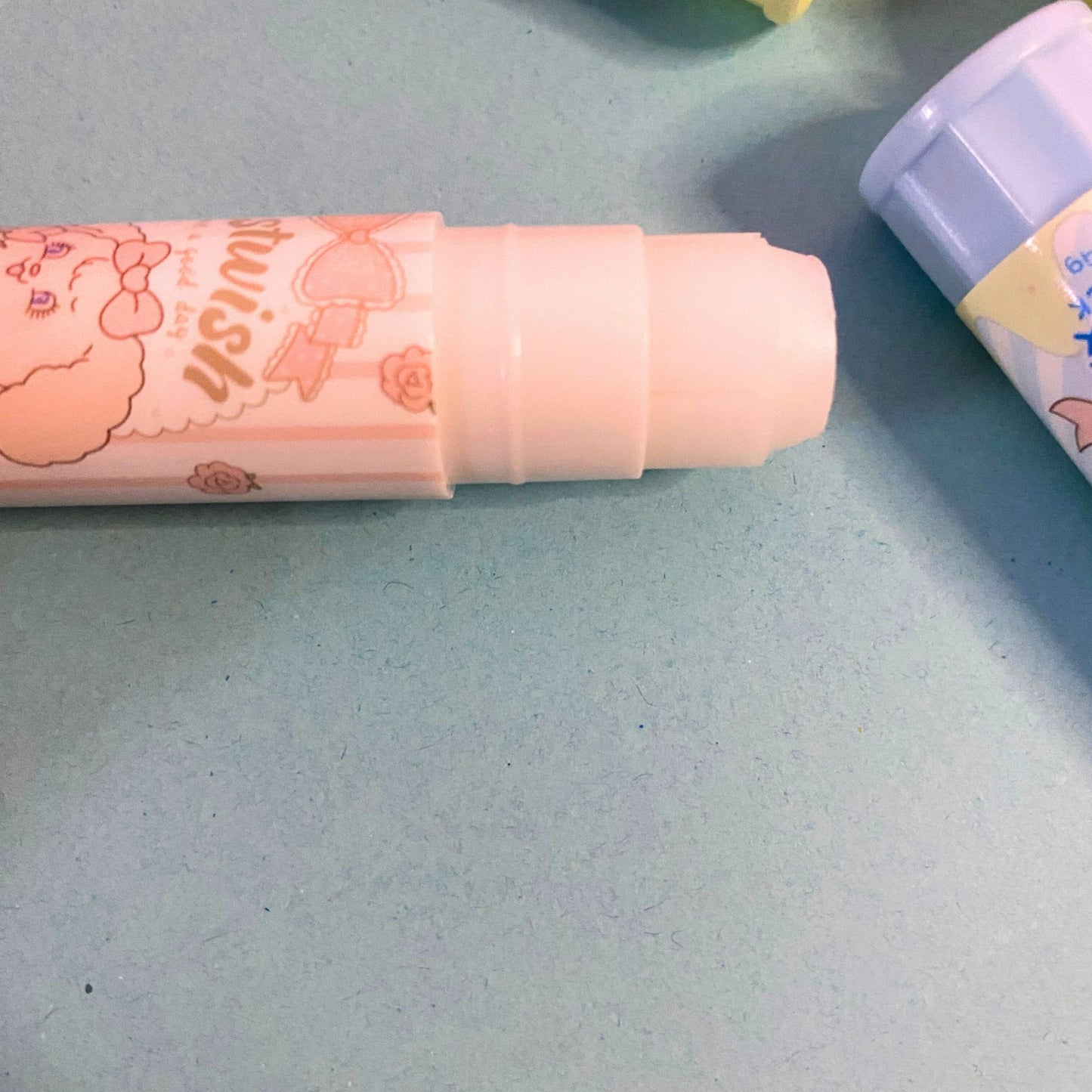 Use gul glue sticks