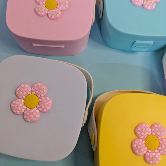 Mini portable flower jewellery organizer