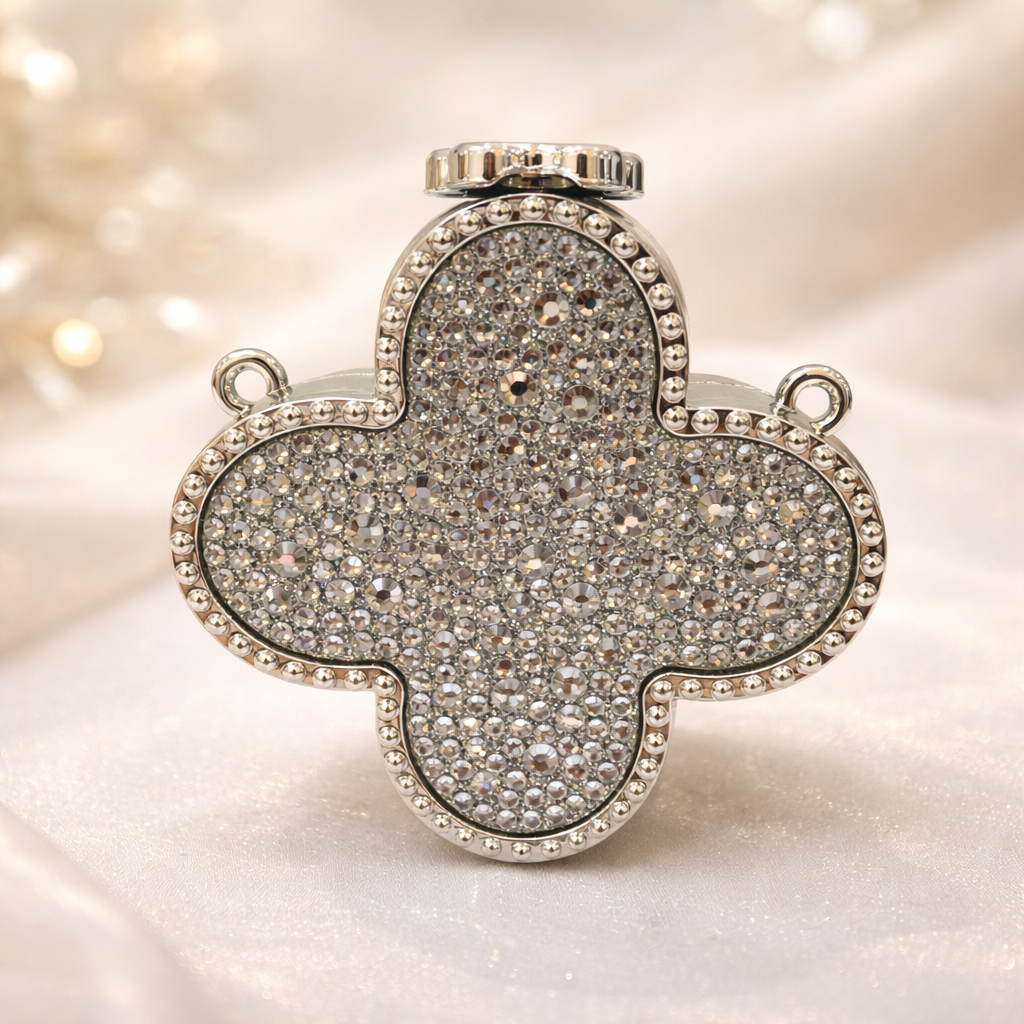 Clover Stoned Clutch