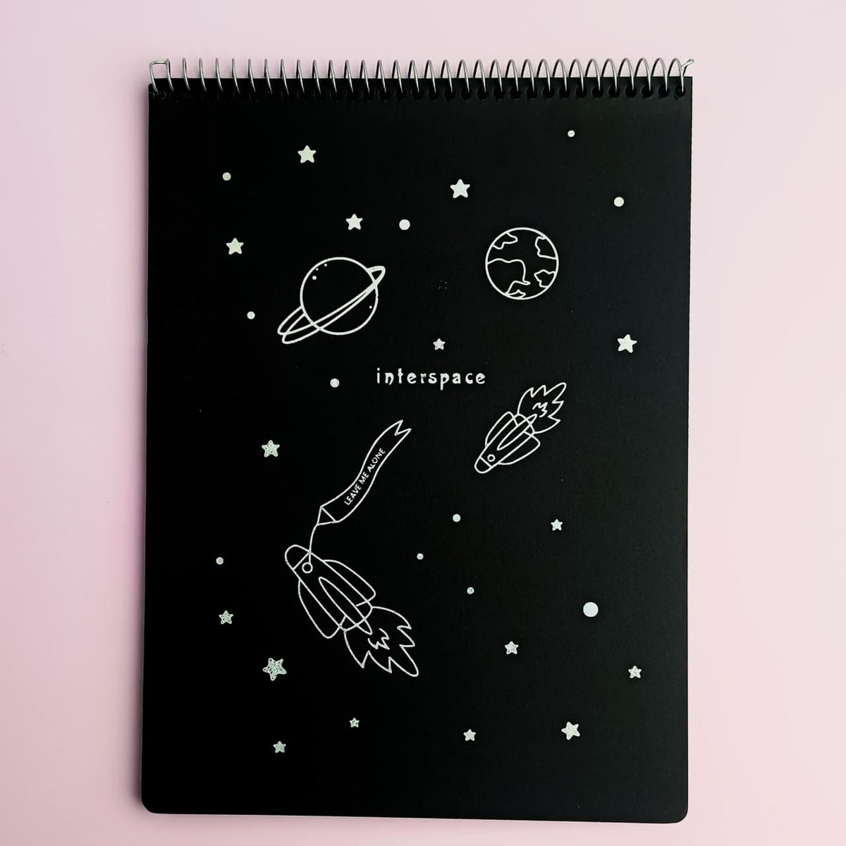 Black sketch and pastel gel pens set